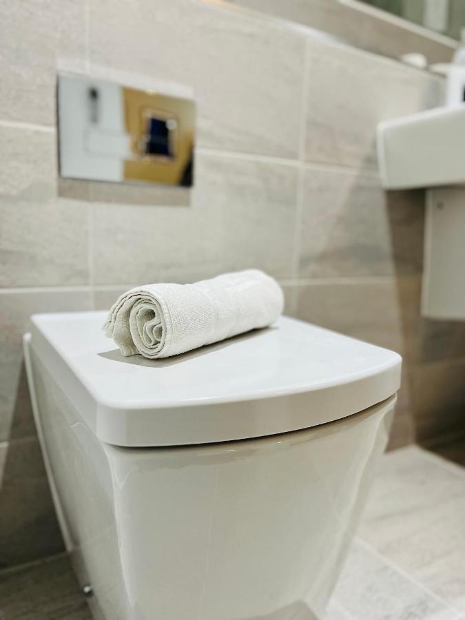 Stylish Studio Apartment Near To Old Trafford Stadium Manchester Esterno foto
