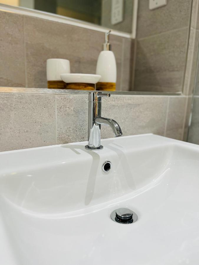 Stylish Studio Apartment Near To Old Trafford Stadium Manchester Esterno foto